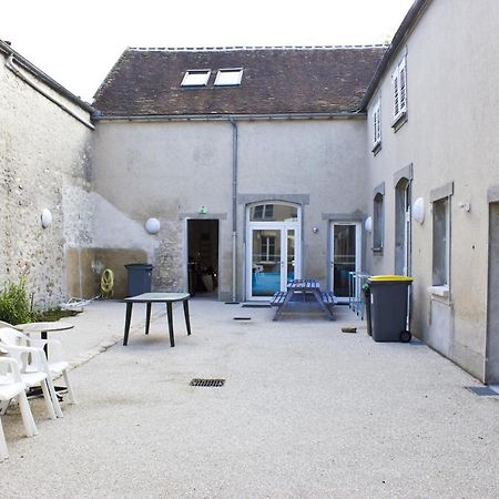 Fontaineblhostel Hostel & Camping Near Fontainebleau La Chapelle-la-Reine Экстерьер фото